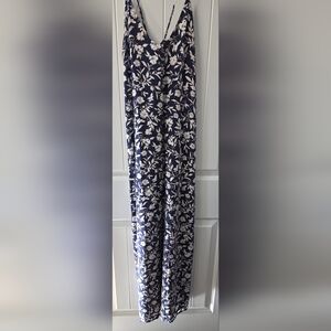 Old Navy Navy and Cream Floral Crisscross Back Maxi Dress Size XL ♥️